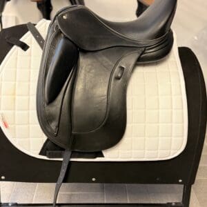 Schleese Dressyrsadel Bolero 17,5”